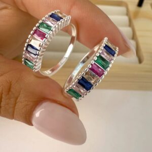 Anillo piedritas coloridas PUEDEN VARIAR LAS PIEDRITAS LOS COLORES T/ 17 / 18