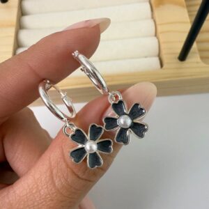 Argollas +florcitas nick-negro