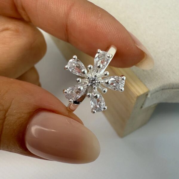 Anillo beri- florcita- blanca t/ 17-18