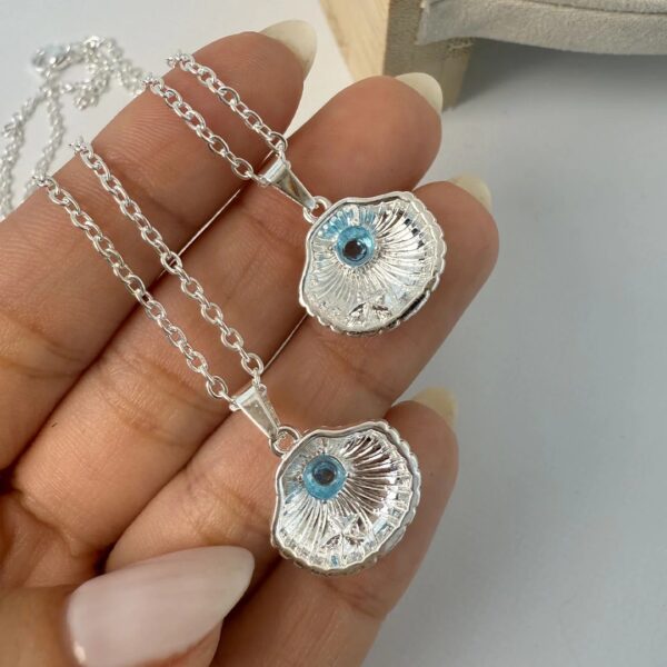 Collar dije Ostras_ piedrita celeste