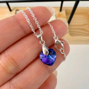 Collar corazón azul-violeta