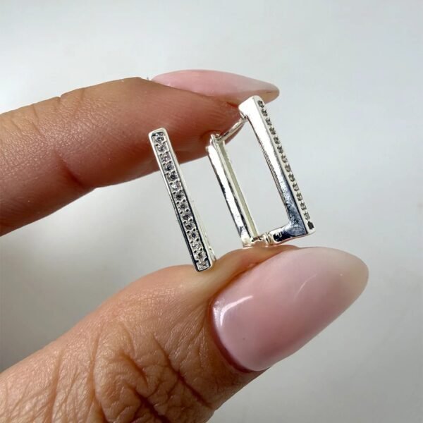 Argollas rectangular piedra blanca