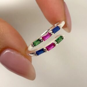 anillo olive - piedra colorida