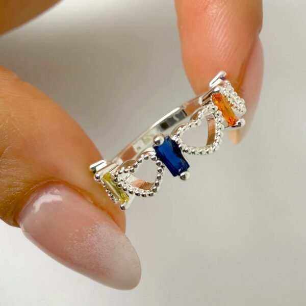 Anillo corazones -  piedritas coloridas