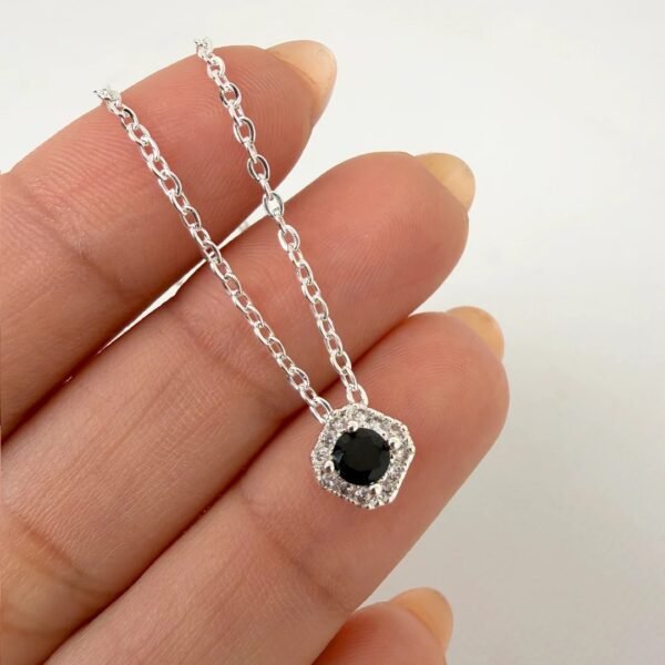 COLLAR GARTH- CIRCULO NEGRO